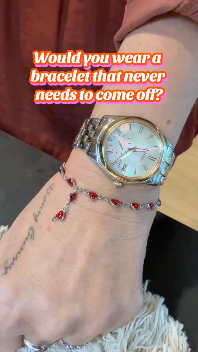 Still obsessed with this @permalinxbyjbloom bracelet! It’s simple, stylish, and made to be worn everyday! Who else loves jewelry that goes with everything? 

#permanentjewelry #permanentjewelrybusiness #jbloom